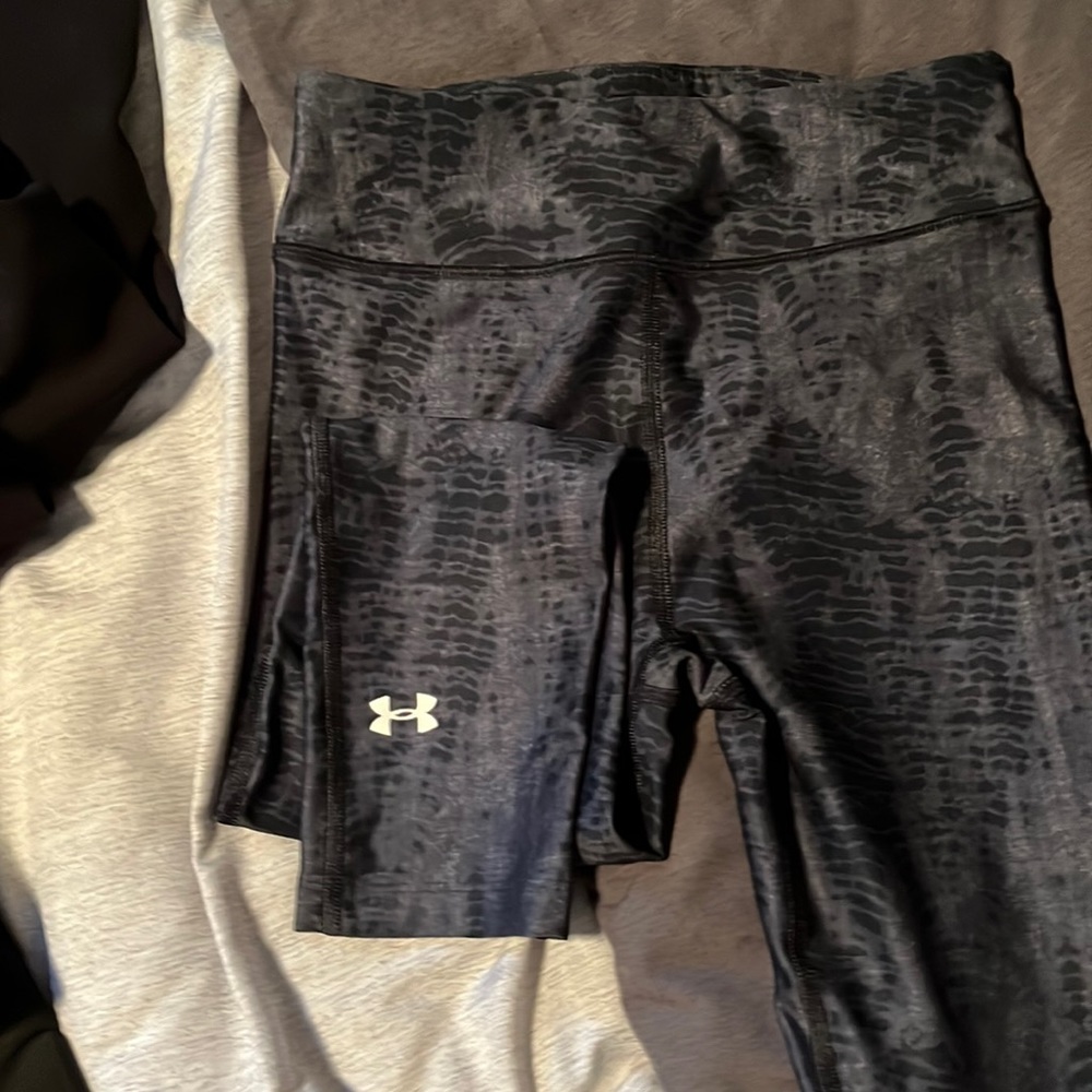 Under armor compression capris